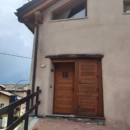 Tra Montagna E Citta - *